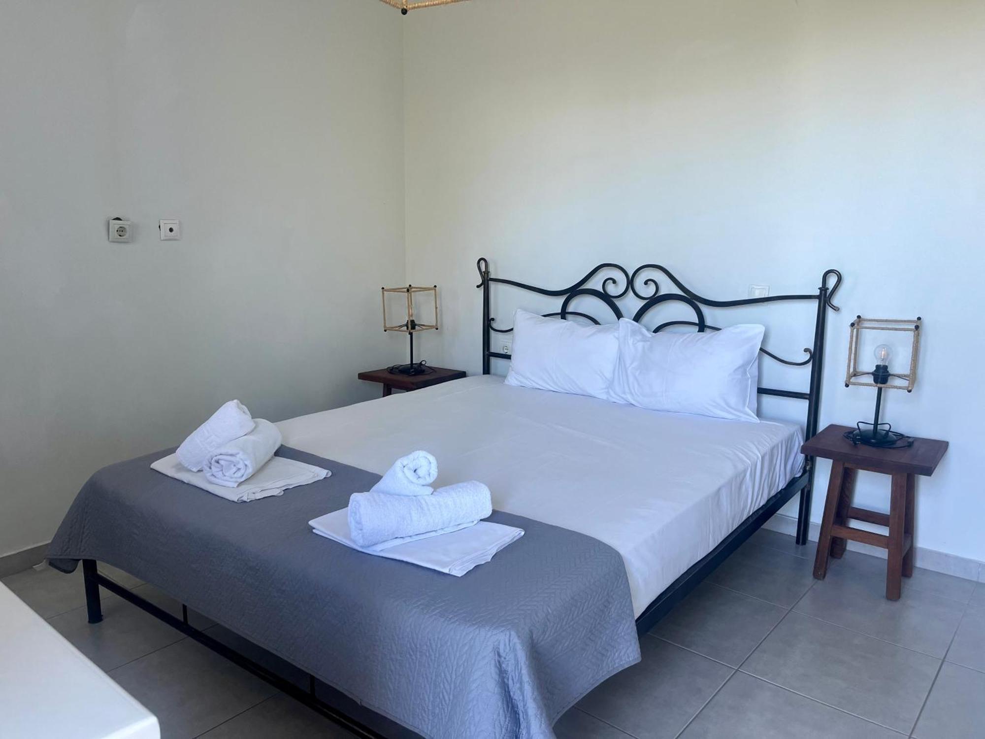 The Beach House - Apartments & Studios (Adults Only) Afytos Exterior photo